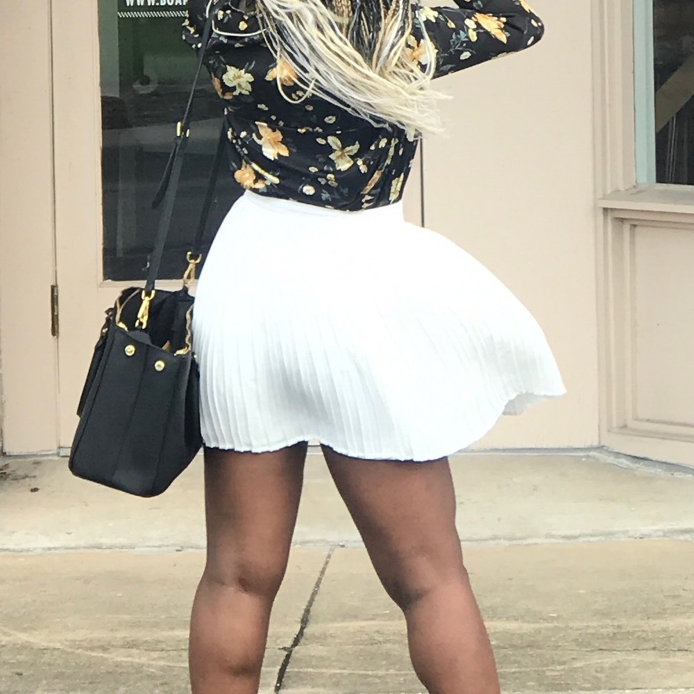 ⛔️SOLD⛔️ Forever 21 Pleated skirt